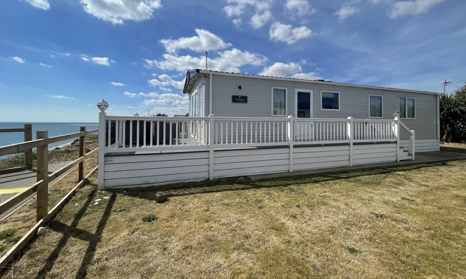 Pakefield House | Stunning 6 berth caravan with full sea views for hire in Suffolk ref 68026CV