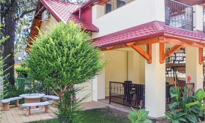 Abrahamhegy Apartment | Stunning apartment in Abrahámhegy w/ 3 Bedrooms