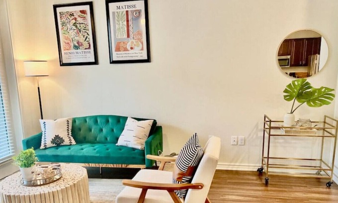 Tyler Apartment | Stunning Apartment · Stunning Apartment in Gated Community