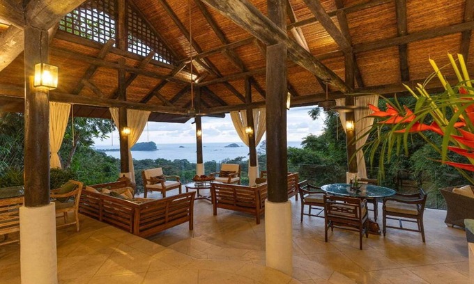 Manuel Antonio Villa | Stunning Balinese Style Villa. 5 King Beds Huge Ocean Views & Pool A/C