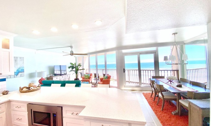 Port Aransas Condo | Stunning Beach Front Condo & Breathtaking Ocean Views on Mustang Island/Port A