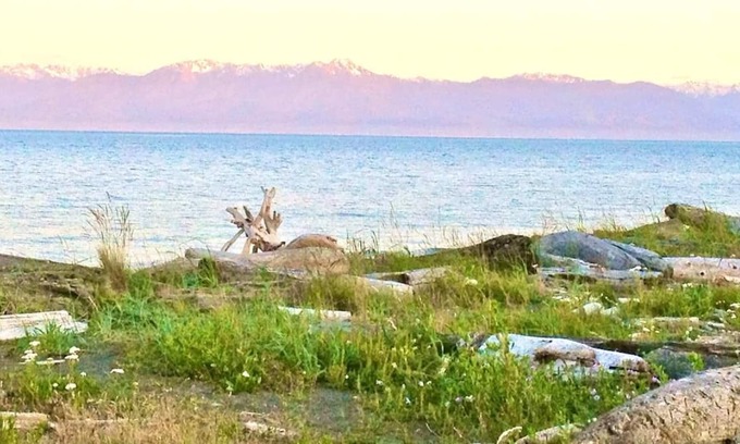 Colwood House | Stunning Beach Front Suite 15min To Downtown!