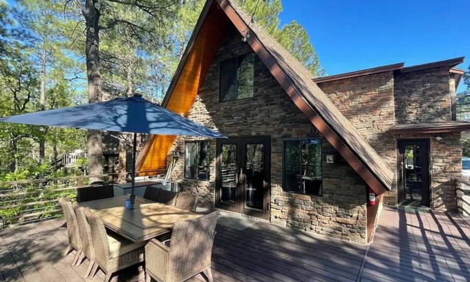 Munds Park Cabin | Stunning Cabin, Spacious & Private Decks. Custom Upgrades and Steam Shower!