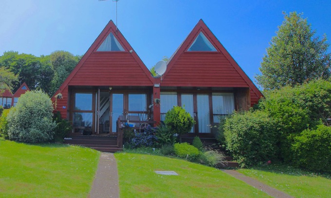 Martin Ski Chalet | Stunning clifftop chalet set in a small, friendly holiday park