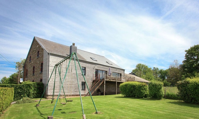Manhay Cottage | Stunning Cottage with Terrace in Manhay