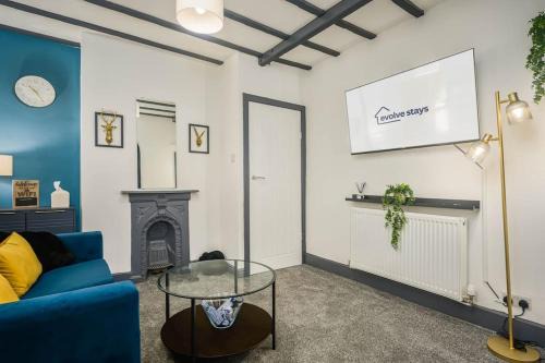 Hazel Grove Apartment | Stunning Cottage, Sleeps 7, Parking, Smart TV, Long Term Disc, Perfect For Contractors, Professionals, Families & Leisure