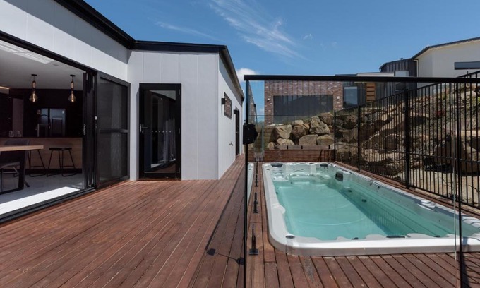 West Launceston Apartment | Stunning Four Bedroom Home With Wifi