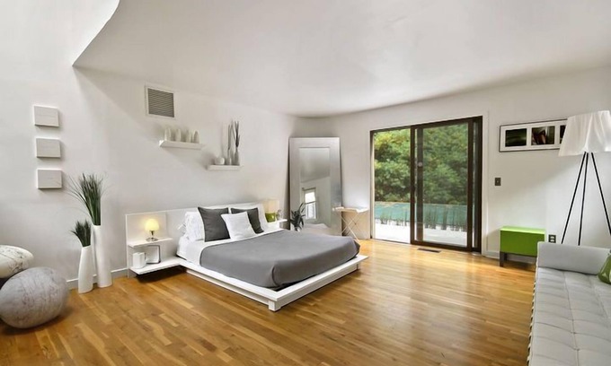 Bridgehampton House | Stunning Hamptons Contemporary Near Wolfer's Vineyard