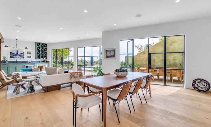Beachwood Canyon Villa | Stunning Hollywood Hills Modern Mediterrean Villa - newly renovated!