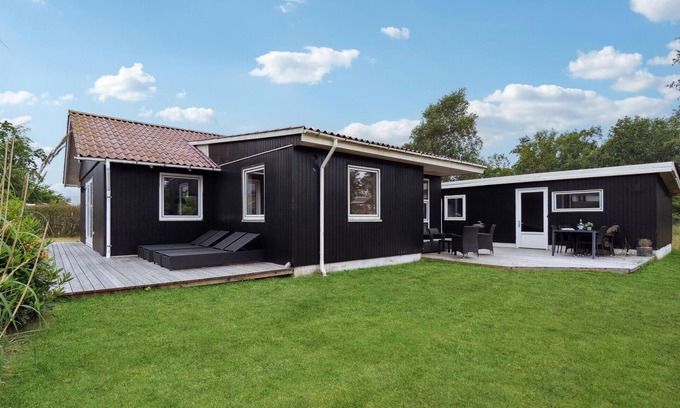 Aalbaek House | Stunning home in ålbæk with kitchen