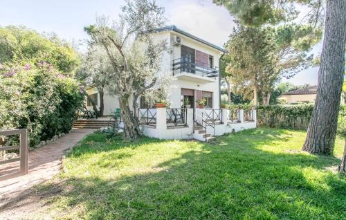 Brucoli House | Stunning Home In Augusta With Kitchen
