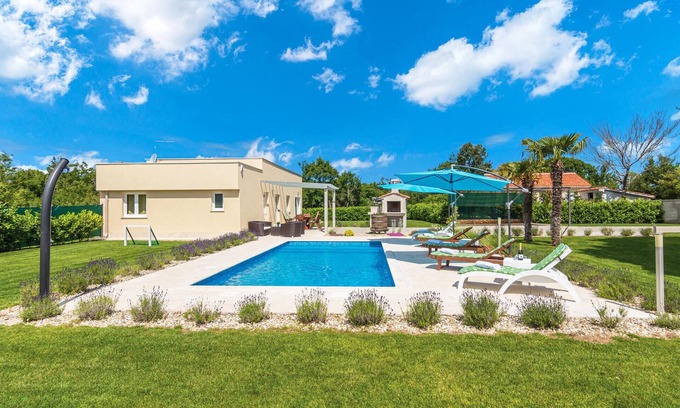 Bale House | Stunning home in Bale