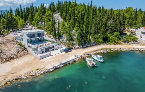 Blace House | Stunning Home In Blace