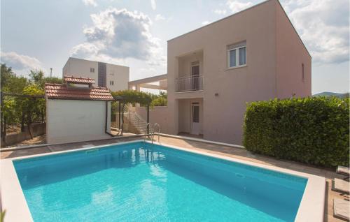 Dugopolje House | Stunning Home In Dugopolje
