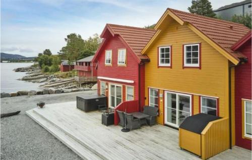 Eidsvag House | Stunning Home In Eidsvåg I Romsdal