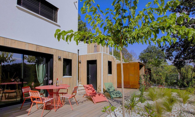 Suze-la-Rousse House | Stunning home in Suze la Rousse