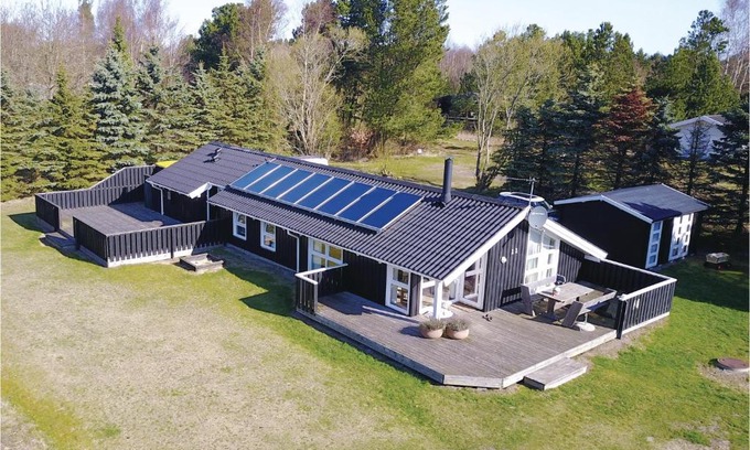 Jerup House | Stunning Home In Jerup With 3 Bedrooms, Wifi And Private Swimming Pool