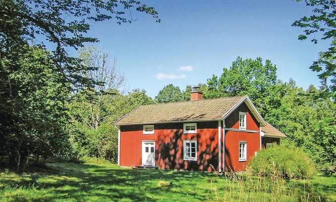 Torne House | Stunning home in Lönashult with kitchen