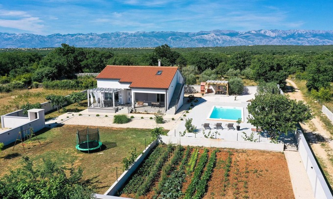 Poljica House | Stunning home in Vrsi with WiFi