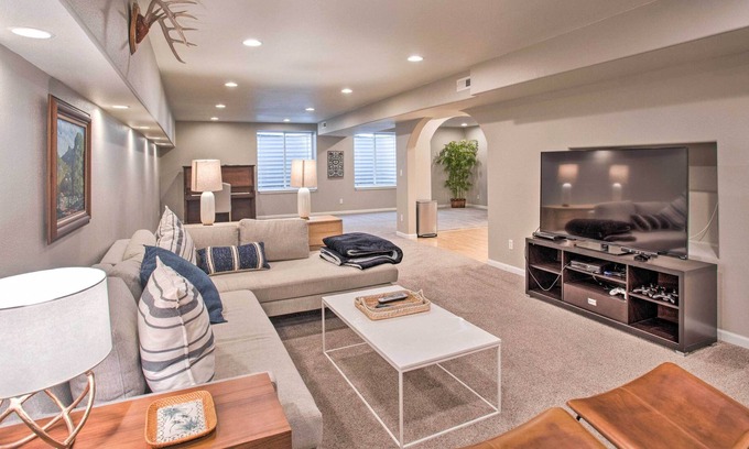 Montrose House | Stunning Home w/ Hot Tub Near Black Canyon NP