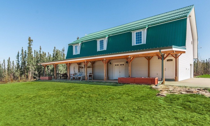 Salcha House | Stunning home with tons of amenities. Northern Light Views from windows!