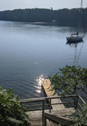 Cressy House | Stunning lakefront 4 season cottage in PEC