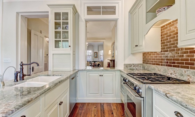 Eastside House | Stunning Lux 1876 Hist Dist 1.8 mil home Charlton St on Troup Square 50%OffSu-Th
