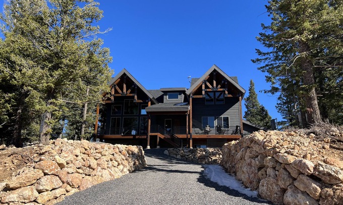 Duck Creek Village Cabin | Stunning Luxury Executive Style Cabin 7 BR 4.5 BA Hi Speed Wi-Fi