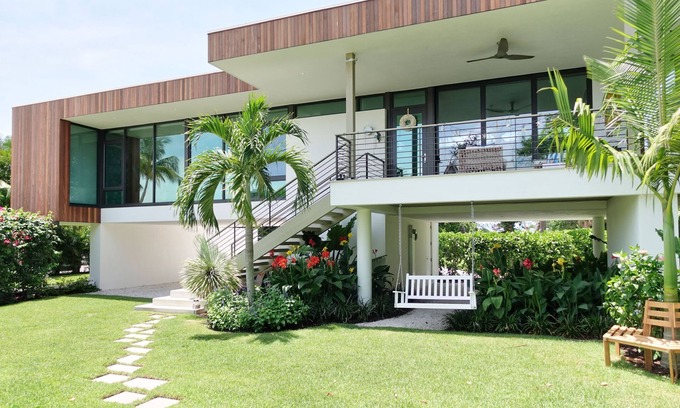 Whitney Beach Villa | Stunning Modern Villa with Private Pool&Dock on Longboat Key.Your Dream Getaway!