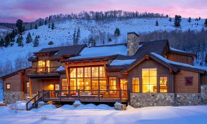 Silverthorne House | Stunning Mountain Escape - easy access to Keystone, Breckenridge, Copper, & Vail