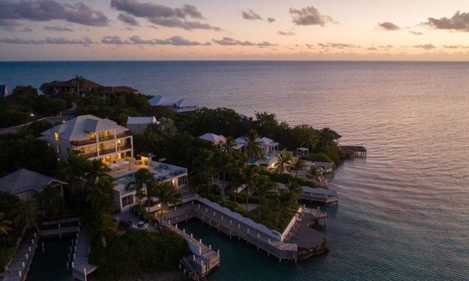 Ocean Point Villa | Stunning Ocean Front Villa 7 master suites, 2 Private Boat Docks & Swimming Pool