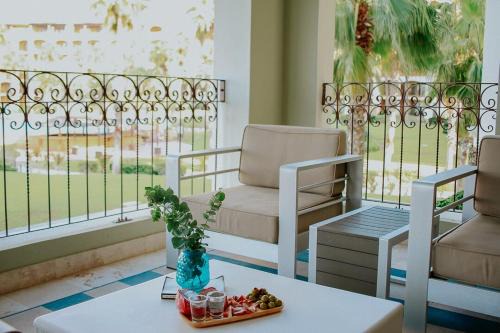 La Paz Apartment | Stunning Ocean View Condo in Luxury Community
