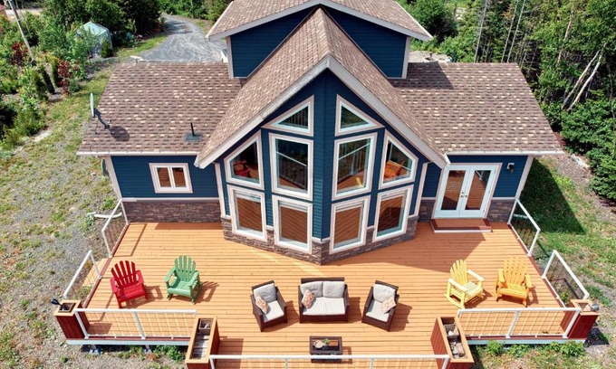Summerford House | Stunning Ocean View Home - Cozy Cove Chalet