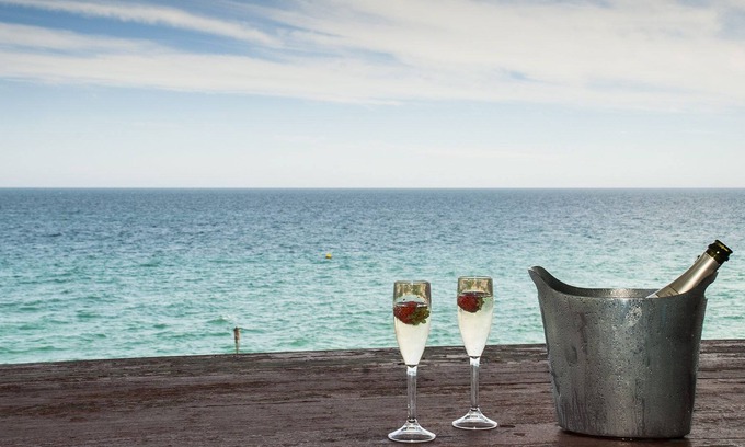 Seabird House | Stunning Ocean Views Beach Front
