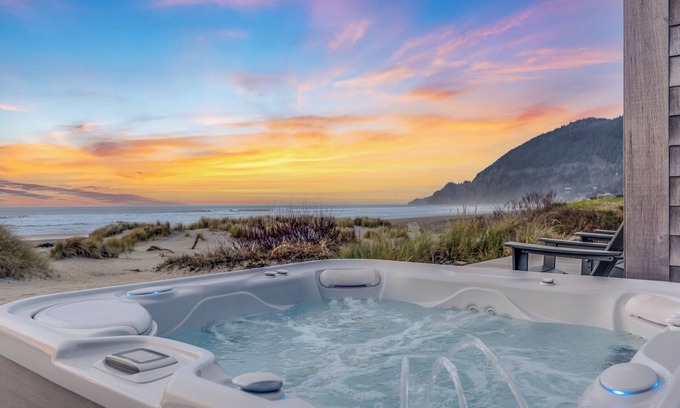 Manzanita House | Stunning oceanfront home with amazing views and Hot Tub!