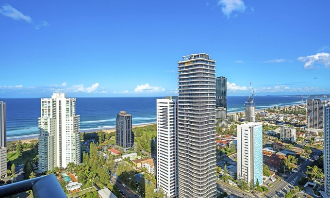 Broadbeach Apartment | Stunning OceanView Dual-Ensuites Apt w/Balcony @ Broadbeach Gold Coast