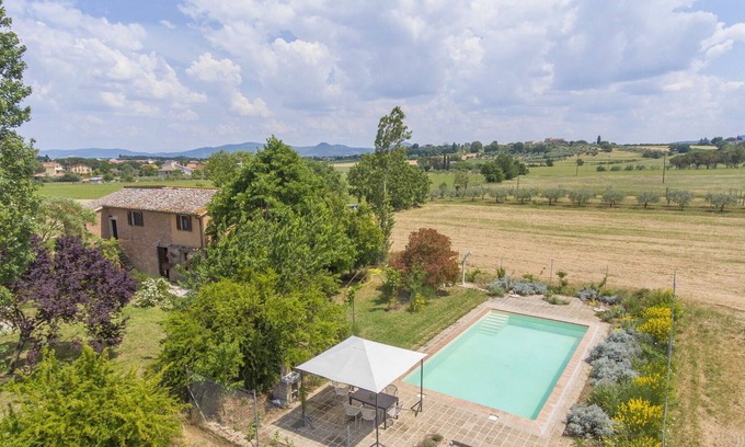 Castiglione del Lago Villa | Stunning private villa with WIFI, private pool, TV, pets allowed, panoramic view and parking