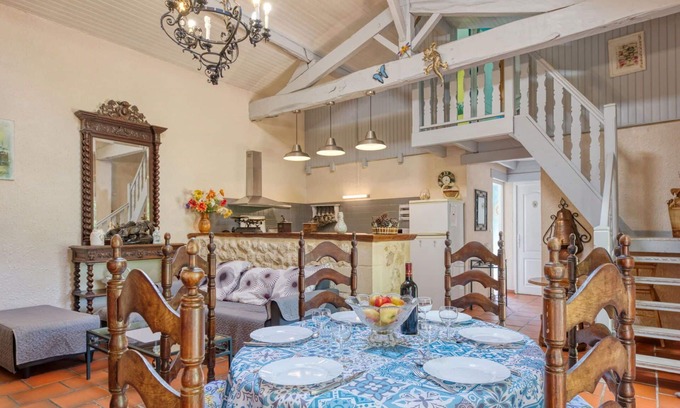 Gaillan-en-Medoc House | Stunning private villa for 6 people with WIFI, TV, terrace and pets allowed