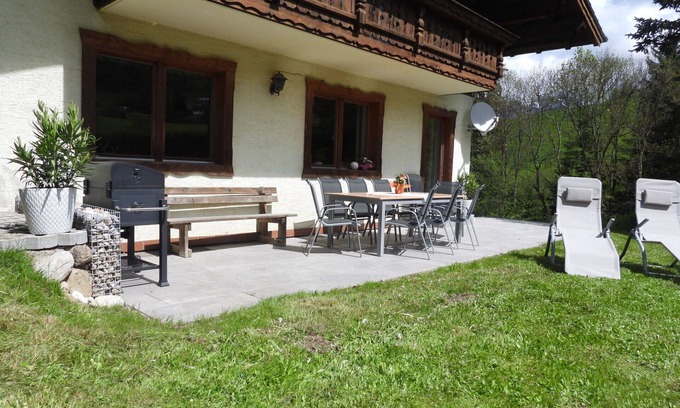 Bischofshofen House | Stunning private villa for 9 people with WIFI, TV, terrace, pets allowed and panoramic view