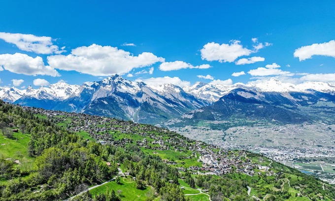 Nendaz House | Stunning private villa for 8 people with WIFI, TV and terrace