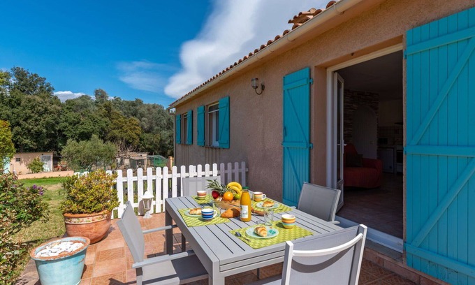 Porto-Vecchio Villa | Stunning private villa for 4 people with WIFI, A/C, TV and terrace