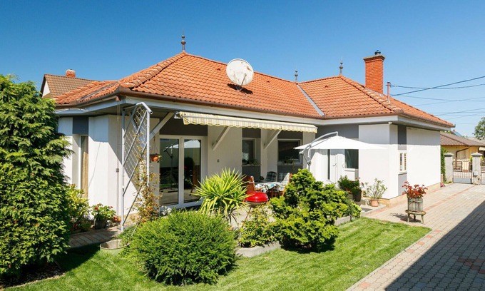 Balatonlelle House | Stunning private villa for 5 people with WIFI, TV and terrace