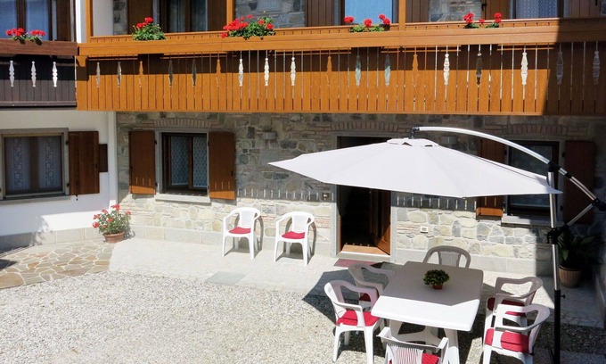 San Leonardo House | Stunning private villa for 8 people with WIFI, TV and patio