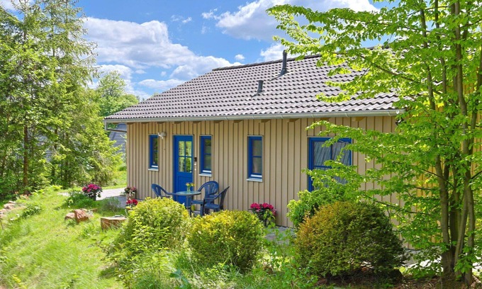 Bad Arolsen House | Stunning private villa for 6 guests with WIFI, TV, terrace and parking