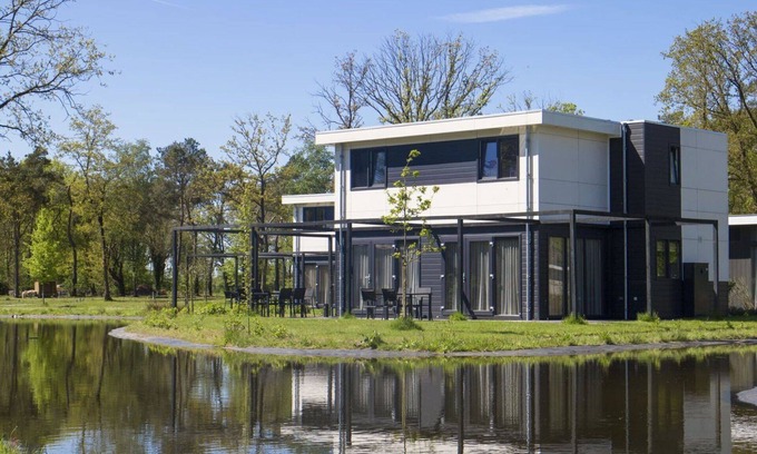 IJhorst House | Stunning private villa for 10 guests with pool, WIFI, TV and terrace