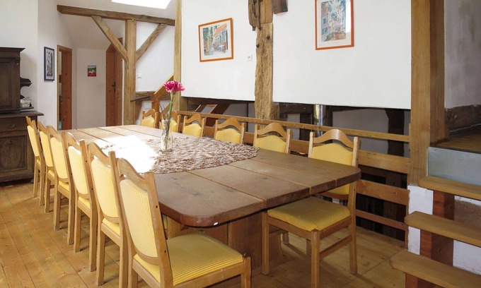 Thiefosse House | Stunning private villa for 12 people with WIFI, TV, patio and pets allowed
