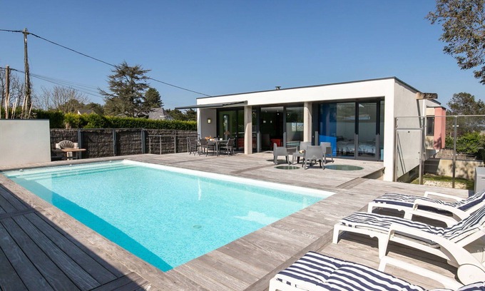 Finistere House | Stunning private villa for 6 guests with private pool, WIFI, hot tub, TV, terrace and pets allowed