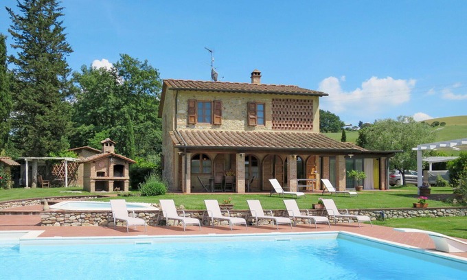 Toiano House | Stunning private villa with private pool, WIFI, hot tub, A/C, TV, patio, pets allowed and parking