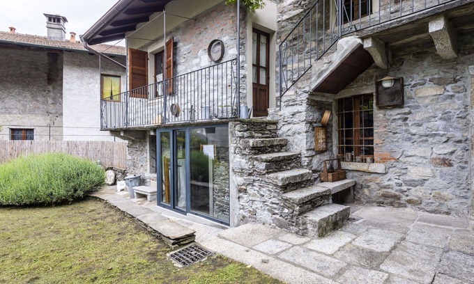 Mergozzo House | Stunning private villa for 6 guests with WIFI, TV and balcony