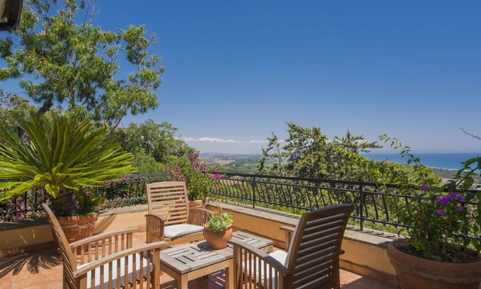 Ansedonia Villa | Stunning private villa for 11 people with WIFI, TV, terrace and pets allowed